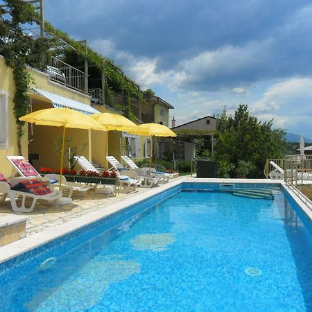 Apartments Zlato - With Pool Senj  Luaran gambar